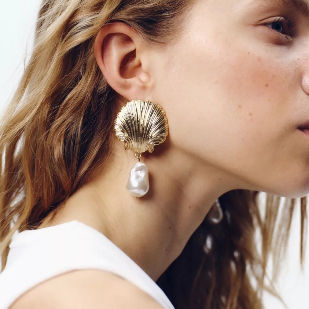 ZARA Pearl and Shell Earrings - Picture 3 of 13